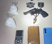 Suspeito de homicídios é preso com arma e drogas após fuga em Arapiraca