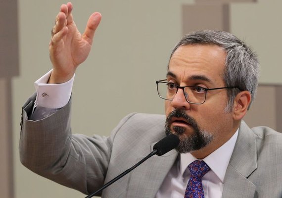 Oferta de vagas em ensino superior a distância é maior que presencial