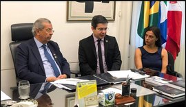 Parlamentares de três partidos pedem cassação do mandato de Flávio Bolsonaro