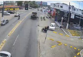 Ciclista é atropelado por caminhão na Av. Juca Sampaio, em Maceió