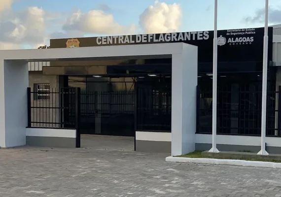 Suspeito de furtos é preso perto de agência bancária na Pajuçara, em Maceió