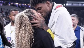 Hugo Souza, do Corinthians, vira alvo de críticas após anunciar gravidez da ex