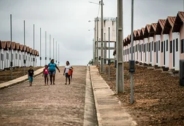 DPU cobra prioridade em moradia para famílias com microcefalia em Maceió