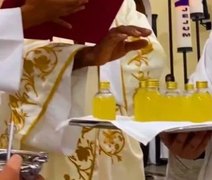 Fiéis têm queimadura na testa após unção com óleo durante missa em igreja de Maceió
