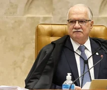 Fatos sobre ministros devem ser apurados 'sem exceção', diz Fachin à PF