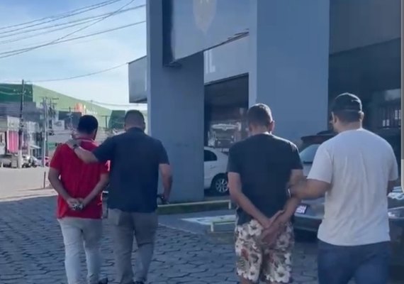 Polícia Civil prende dupla envolvida em furto e receptação de celulares em Maceió