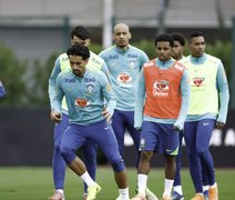 Com equipe completa, Ancelotti comanda atividade em Londres