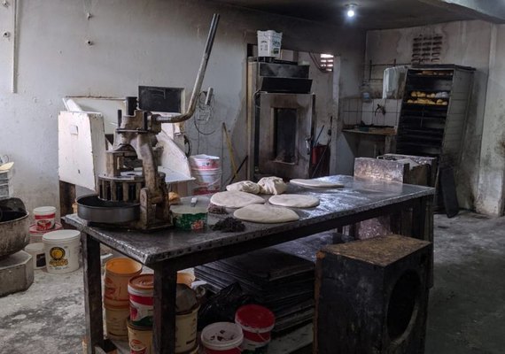 Panificação com alimentos estragados é interditada em Maceió