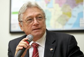 Ex-governador Teo Vilela declara voto em Lula