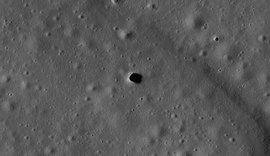 Nasa vai investigar caverna gigante na Lua para abrigar futuras missões