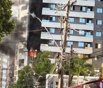 Apartamento na Ponta Verde é atingido por incêndio