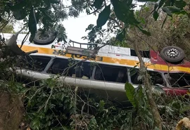 'O ônibus sempre estava quebrado', diz esposa de motorista sobre tragédia na Serra da Barriga