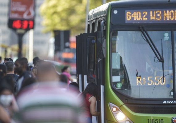 INSS estuda aceitar uso de transporte público como prova de vida