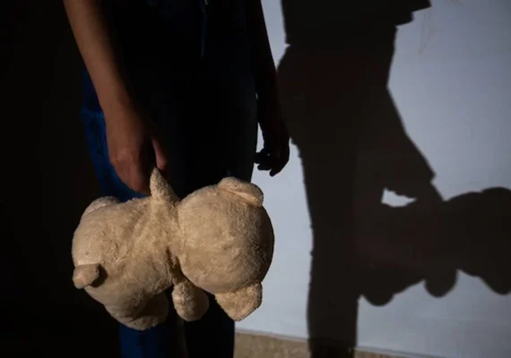 Mulher é presa suspeita de tentar matar filha de 4 anos no Tocantins