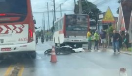 Motociclista morre após queda e atropelamento em acidente na Serraria