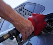 Receita Federal leiloa 15 milhões de litros de gasolina apreendidos