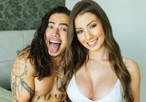 Whindersson e Maria Lina fazem viagem secreta juntos, diz colunista