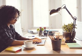 Vagas de trabalho remoto crescem 215% no Brasil