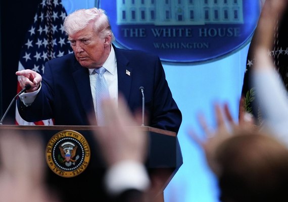 Trump defende bloqueio marítimo no estreito de Ormuz para pressionar Irã