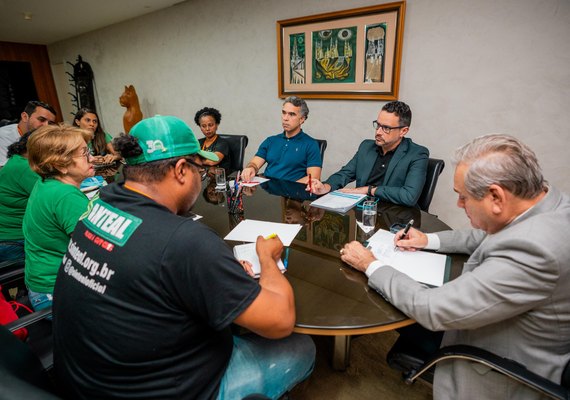 Governo discute fim da greve com Sinteal e cria grupo para tratar reivindicações