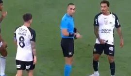 Volante do Corinthians é expulso por gesto obsceno e desfalca time contra o Inter