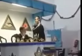 Vídeo de Bolsonaro pedindo votos em templo maçônico viraliza nas redes sociais; assista