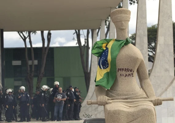 Moraes derruba sigilo de carta enviada por mulher que pichou “Perdeu, mané”; leia