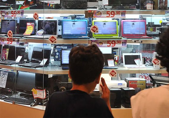 Vendas no comércio varejista crescem 1,0% em novembro de 2025