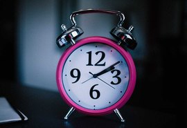 Pessoas mais inteligentes têm mais dificuldade em acordar cedo