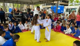 Semsc entrega kits a alunos do projeto Judô na Guarda