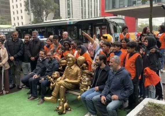 São Paulo inaugura banco gigante em homenagem a Mauricio de Sousa