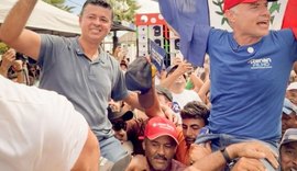 Adesivaço se transforma em ato de força política no interior