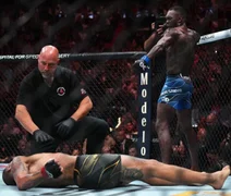 Adesanya “apaga” Alex Poatan e reconquista o cinturão no UFC 287;assista