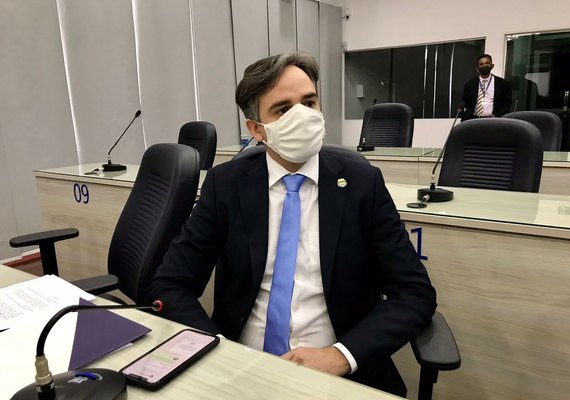 Vereador ingressa ação contra prefeito JHC por utilizar veículos oficiais para promoção pessoal