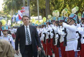 Bolsonaro diz que meta é implantar um colégio militar em cada capital