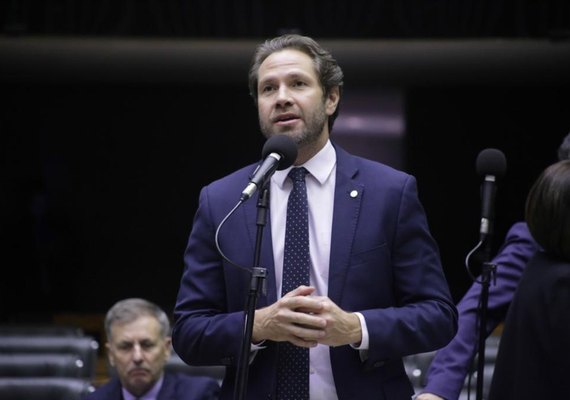 Pedro Vilela lutará na Câmara pelo reajuste anual do piso da enfermagem