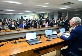 Renan dá drible em Lira e toma dianteira na disputa pela isenção do IR