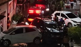 Viatura da PM colide em perseguição no Jacintinho