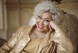 Alcione celebra 50 anos de carreira com show em Maceió