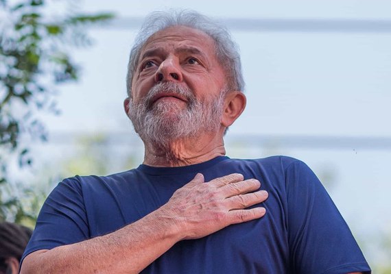Lula completa 1 ano na cadeia à espera de recurso no STJ
