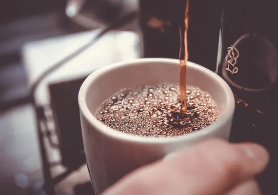 Estudo aponta que consumo diário moderado de café pode retardar envelhecimento celular