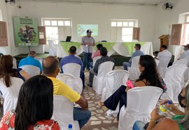 Seagri entrega alevinos, mudas de moringa e mudas de pimenta-do-reino em Porto Calvo