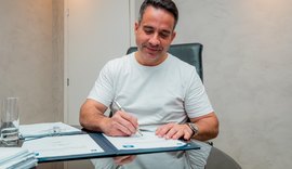 Paulo Dantas assina contrato para construção de 736 moradias no Benedito Bentes