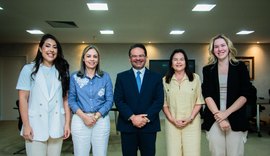 Governador em exercício recebe comissão de mulheres deputadas e lideranças estaduais e municipais