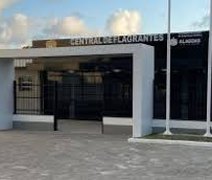 Trio é preso com celulares e arma em Rio Largo