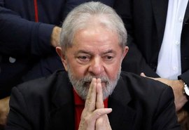 É muito sofrido assistir ao jogo do Brasil sem um amigo, diz Lula