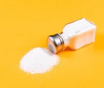 Homem desenvolve doença rara após seguir orientação do ChatGPT para substituir sal por brometo