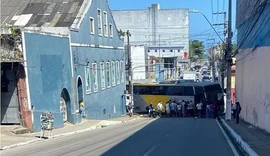 Estudante é atropelado por ônibus no Centro de Maceió