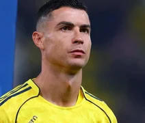 Cristiano Ronaldo deixa de seguir ídolo inglês após elogio a Messi