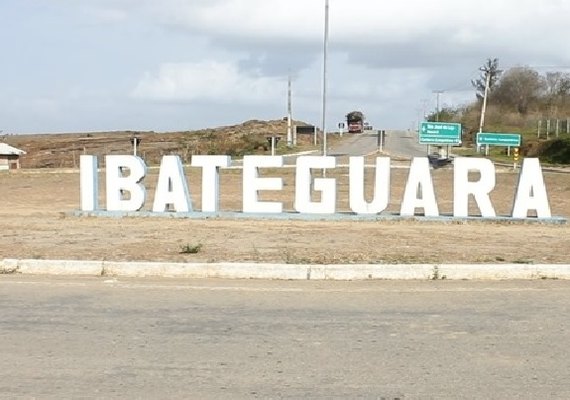 Prefeito de Ibateguara lança nota de repudio contra JHC e João Caldas